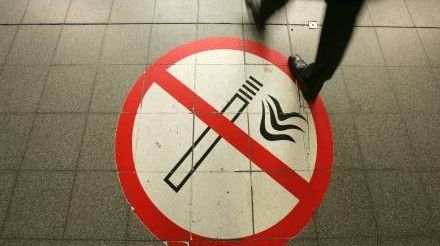 Od dziś całkowity zakaz palenia w miejscach publicznych.