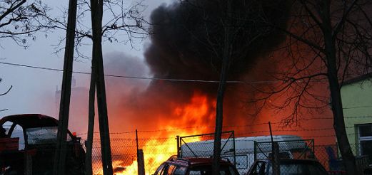 50 samochodów spłonęło w Dobrym Mieście. Ktoś je podpalił?
